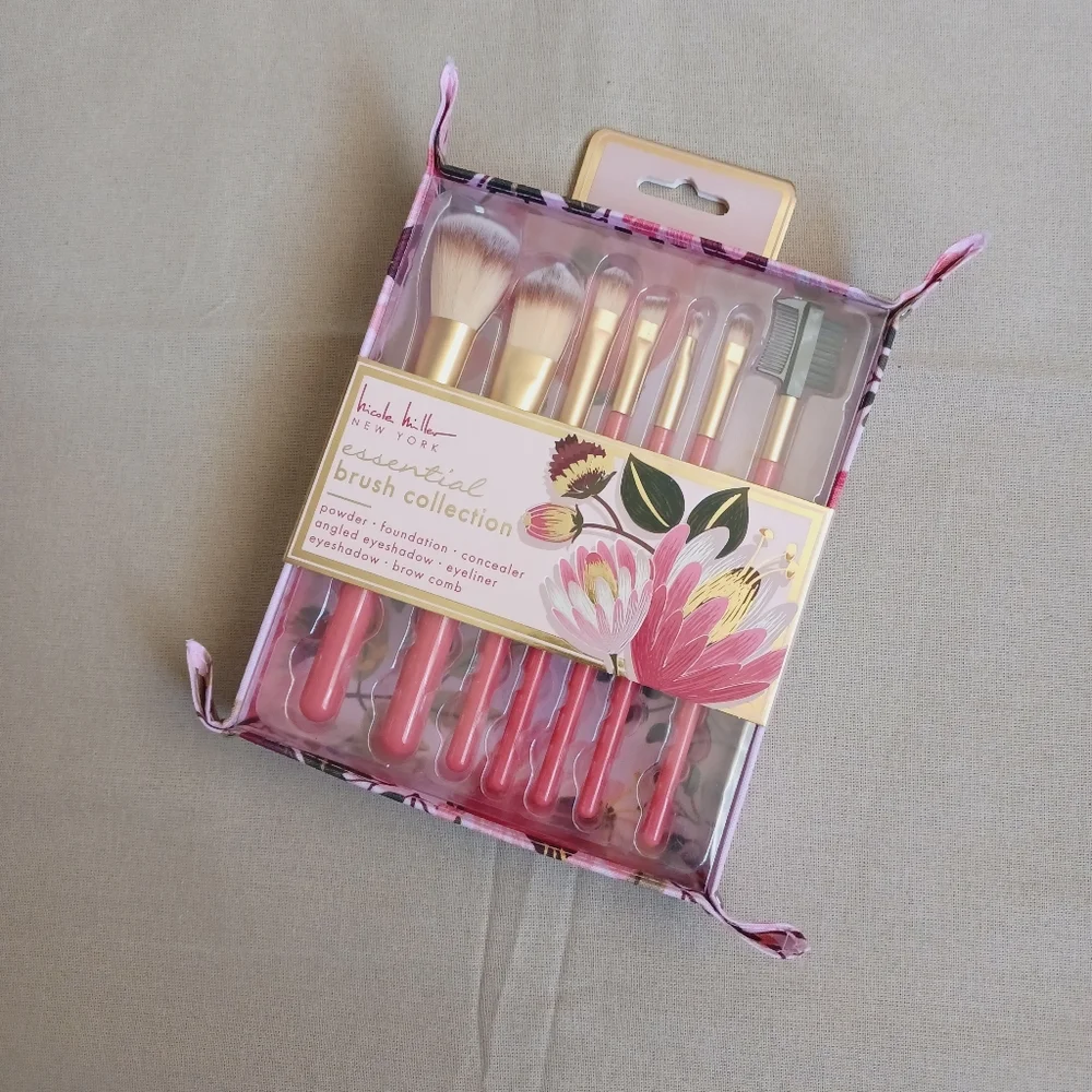 Nicole Miller Essential Brush Collection